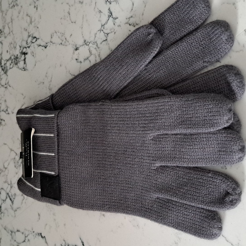 NWT Simply Noelle Charcoal Knit Gloves